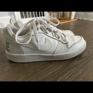 5.5Y Nike Air Force 1’s